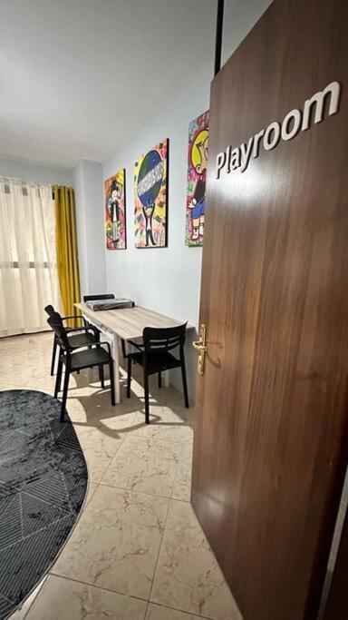Super House Blloku - 3 Rooms Tirana Extérieur photo