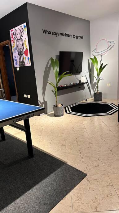 Super House Blloku - 3 Rooms Tirana Extérieur photo