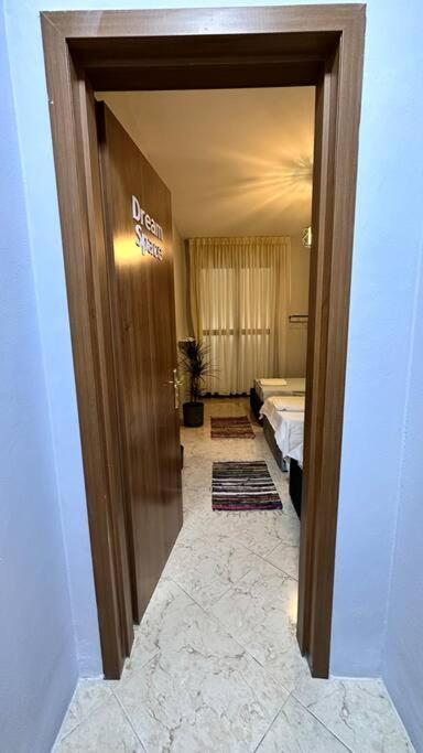 Super House Blloku - 3 Rooms Tirana Extérieur photo